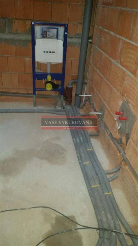 Pripojenie kanalizácie a vody k WC modulu