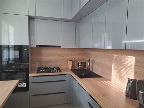 ukážka modernej kuchynskej linky na mieru