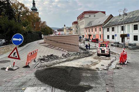 budova na Námestí Štefana Moyzesa s historickou architektúrou
