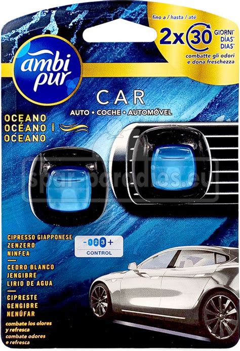 Ambi Pur Car osviežovač pripevnený na ventilačnej mriežke automobilu