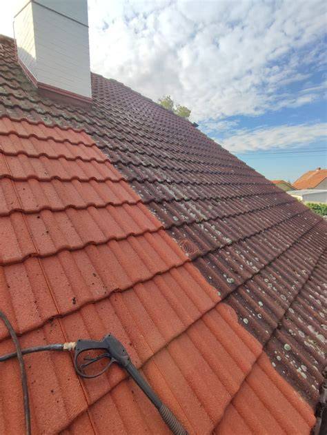 Mechanické čistenie strešnej krytiny pred náterom