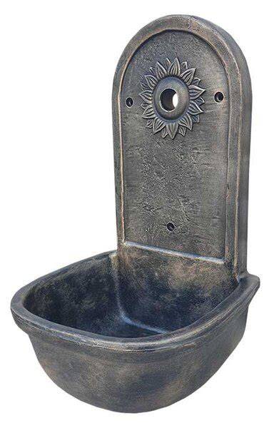 Záhradné umývadlo s podstavcom v exteriéri