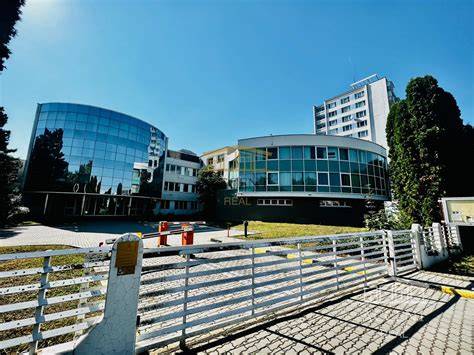 administratívna budova stavebnín