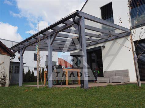 Detailné vyhotovenie modernej pergoly s pultovou strechou