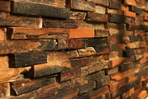Drevená mozaika z recyklovaného teakového dreva v interiéri