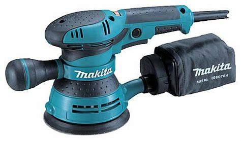 Makita BO5041 excentrická brúska v akcii