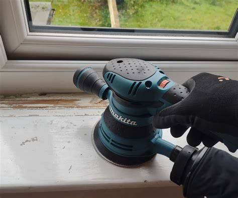 Detail ovládania otáčok na brúske Makita BO5041