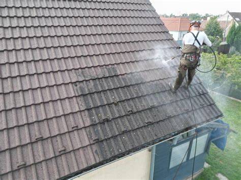 Čistenie strechy vysokotlakovým čističom