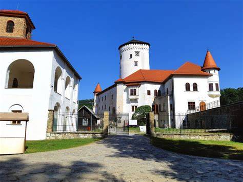 Budatínsky hrad a priľahlý park