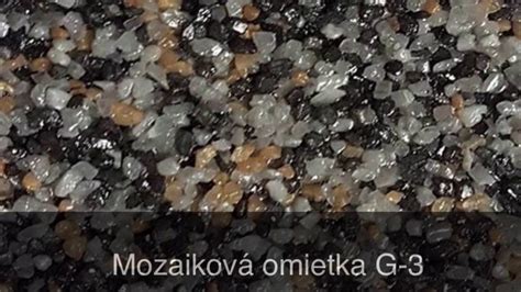 Vzorkovník mozaikových omietok s rôznymi odtieňmi a štruktúrami
