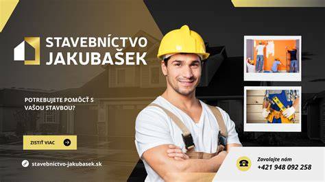 Záber na stavebniny s materiálom na paletách