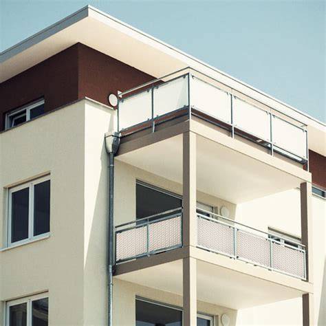 Elegantné PVC balkónové zábradlie