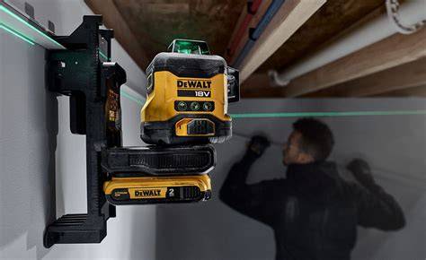 Profesionálne nástroje DeWALT pre tesárske a záhradnícke práce