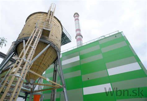 Fotografia novej elektrárne a prevádzky na výrobu posypovej soli v Cementárni Rohožník