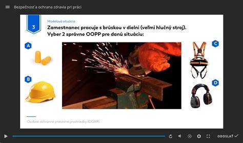 inštalatér pri práci s potrubím