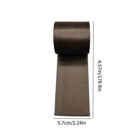 Detail ozdobných líšt na renovovanom nábytku