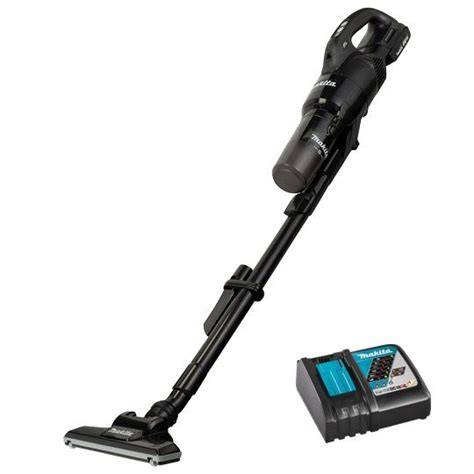 Makita DCL180Z tyčový vysávač v domácnosti