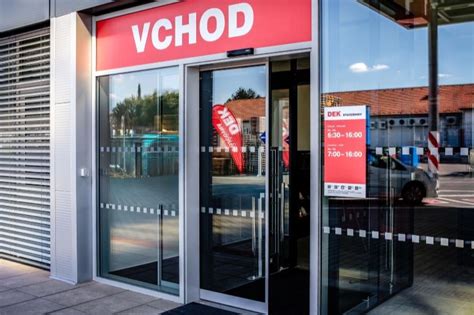 Predajňa STAVMAT-POPRAD s rôznymi stavebnými materiálmi