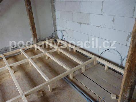 rošt z hranolov pre podlahu