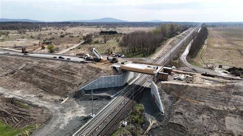 Vizualizácia ekoduktu nad železničnou traťou a cestou