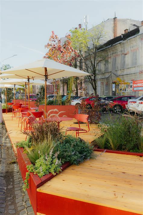 Vizualizácia parkletu s posedením a zeleňou na Palackého ulici v Trenčíne