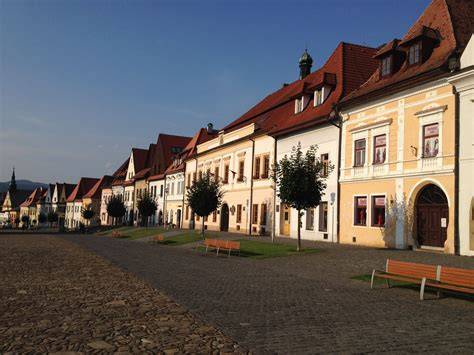 Panoramatický pohľad na historické centrum Banskej Štiavnice