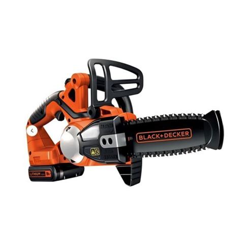 Aku reťazová píla Black+Decker GKC1820L20 v akcii