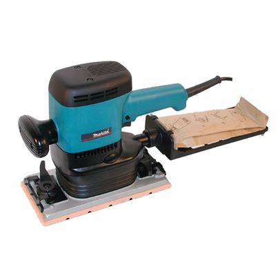 Vibračná brúska Makita BO3700 v akcii