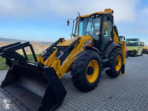 Detail hydraulického vedenia na ramene JCB 4CX