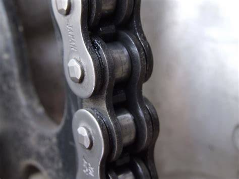 Detail funkcie automatického mazania reťaze
