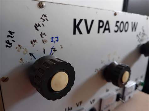 Panel moderného rozhlasového zosilňovača