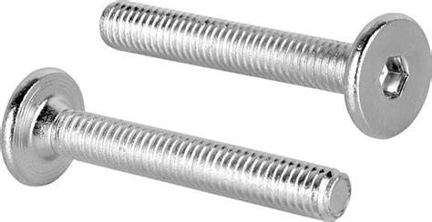 Detail torx hlavy skrutky a závitu