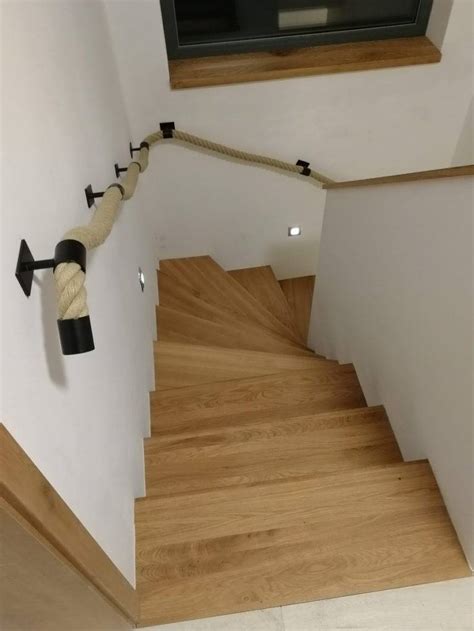 Detailné zobrazenie schodnice a kotvenia stupňov