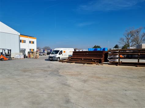 Sortiment stavebných materiálov v predajni Hydros