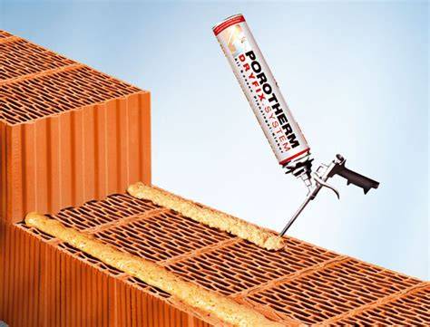 Postup murovania tehál Porotherm na penu Dryfix