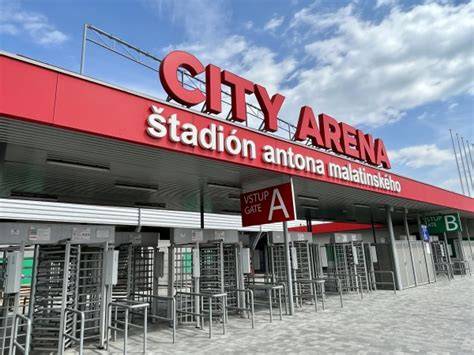 Starý Štadión Antona Malatinského pred rekonštrukciou