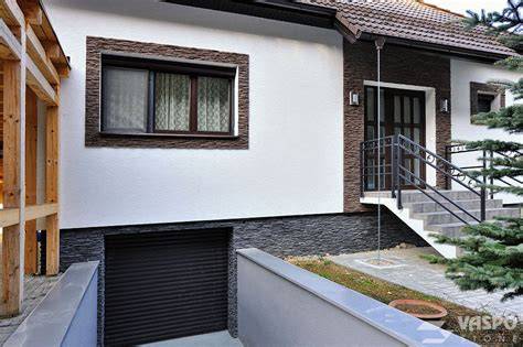 Montáž obkladového kameňa Považan Hnedý na fasádu