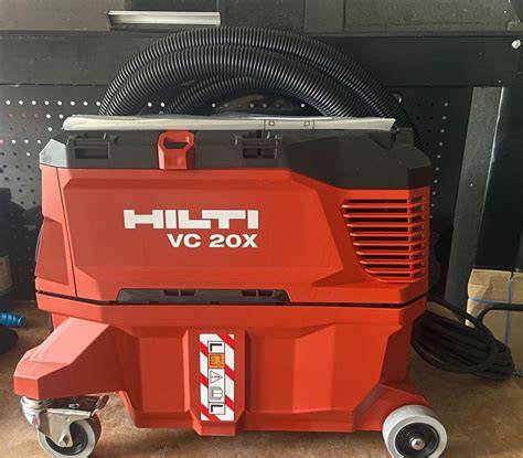 Prierez filtrom vysávača Hilti VC 20 s popisom činnosti oklepu