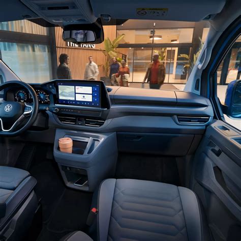 Interiér Volkswagen Multivan s digitálnym ovládacím panelom