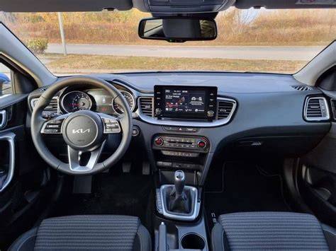 Interiér Kia Ceed prvej generácie (po facelifte)