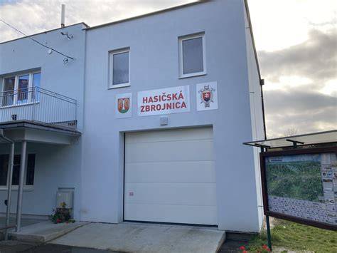 Modernizovaná fasáda hasičskej zbrojnice