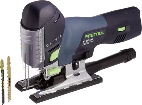Detailný záber na priamočiaru pílu Festool CARVEX PS 420 pri práci