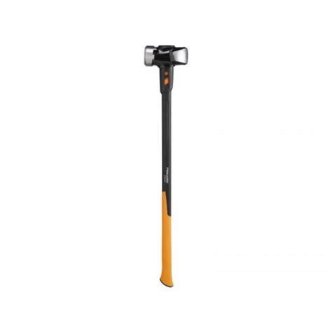 Odolné materiály kladiva Fiskars XL