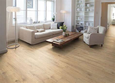 Laminátová podlaha s detailom dekoru Dub Casella prírodný