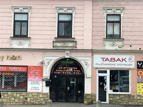 Historická tehlová budova v centre Martina