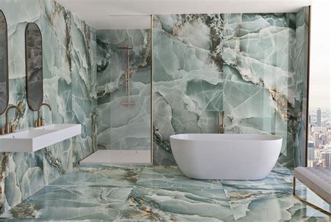 Foto Rocko Wall System s imitáciou mramoru v kúpeľni