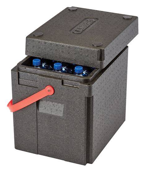 Ľudia používajúci termoboxy na cateringu a outdoorových akciách