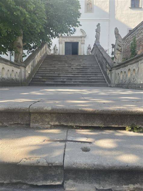 Ukážka rôznych typov obkladov na schodoch