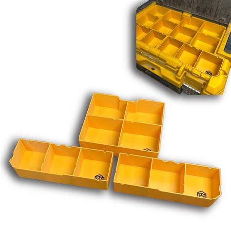 Detailný pohľad na štruktúru penovej vložky DeWALT TSTAK s odlamovacími štvorcami
