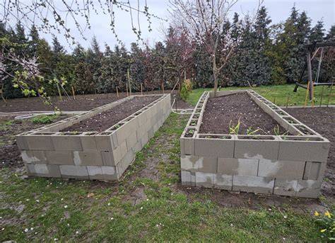 Detailné znázornenie správneho rezania a lepenia tvárnic